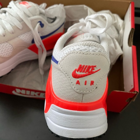 Nike Women's Air Max SYSTM 'White Bright Crimson
Lapis' sneakers - Picture 2 of 9